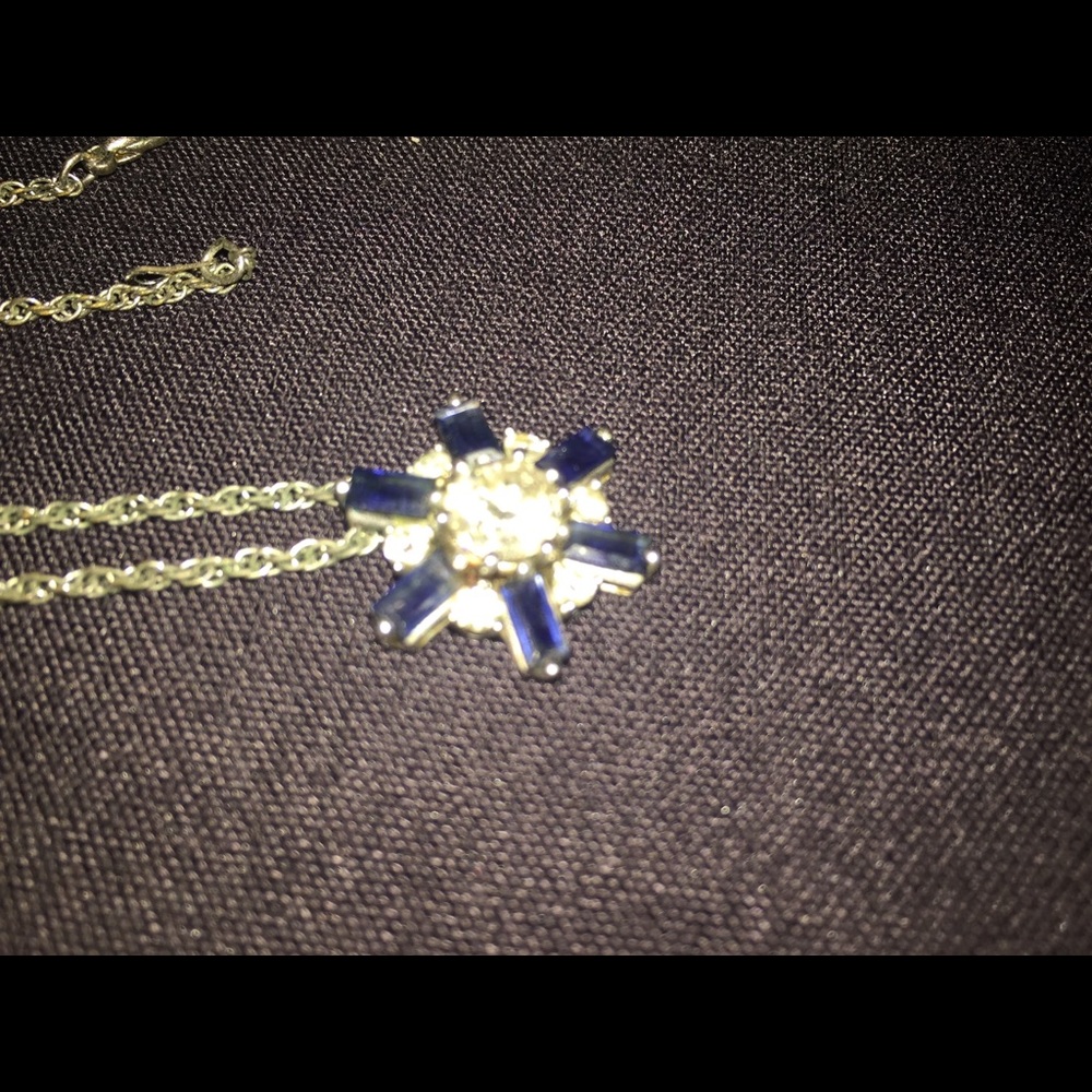Diamond with blue Safire